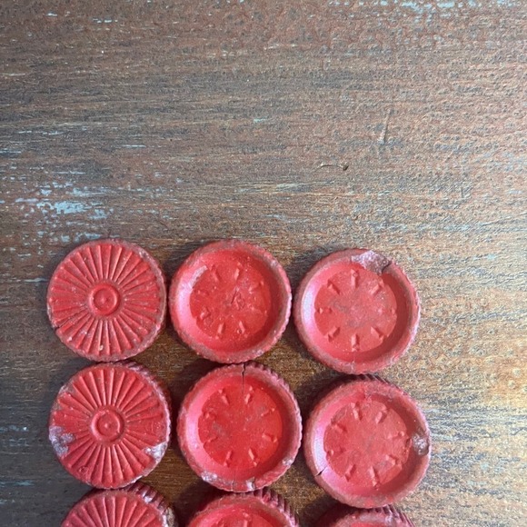 Vintage Checker Set 23 Ceramic Chalk Ship Red Black RARE - Picture 5 of 6